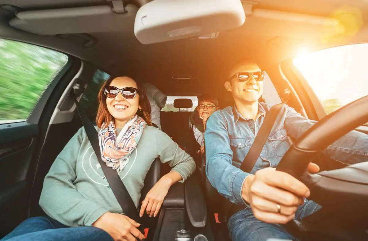 Viagem de carro com família e playlist de musica